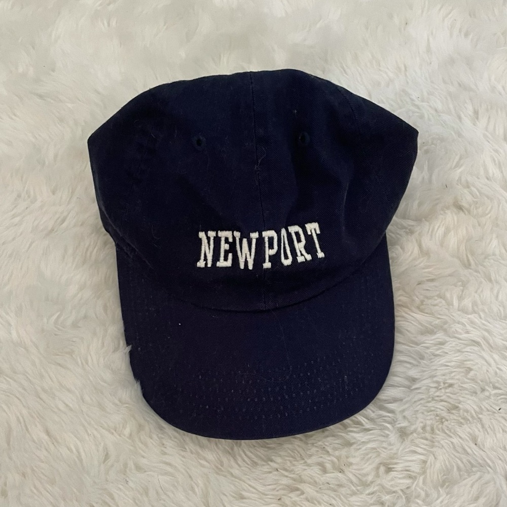 brandy melville newport hat